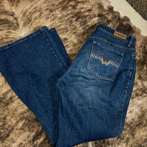 Wrangler Dark Blue Jeans with Multicolor Pocket Stitch
